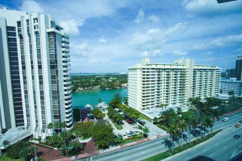 Castle Beach Suites By Miarentals Miami Beach Exterior foto