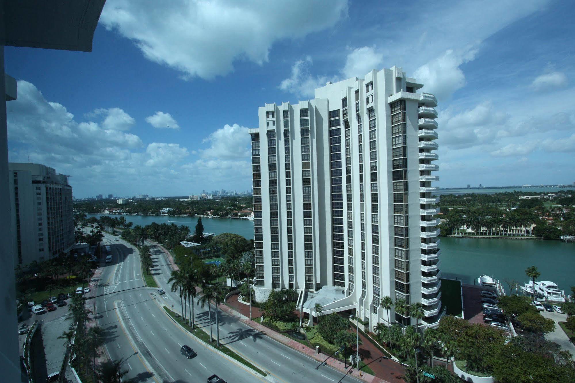Castle Beach Suites By Miarentals Miami Beach Exterior foto